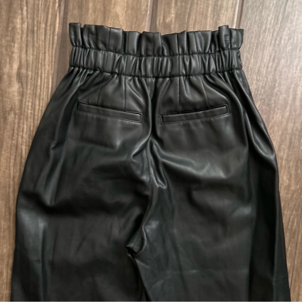 Madewell Vegan Leather Pull on Paper Bag Pants in Black Sz 0 - Picture 7 of 10